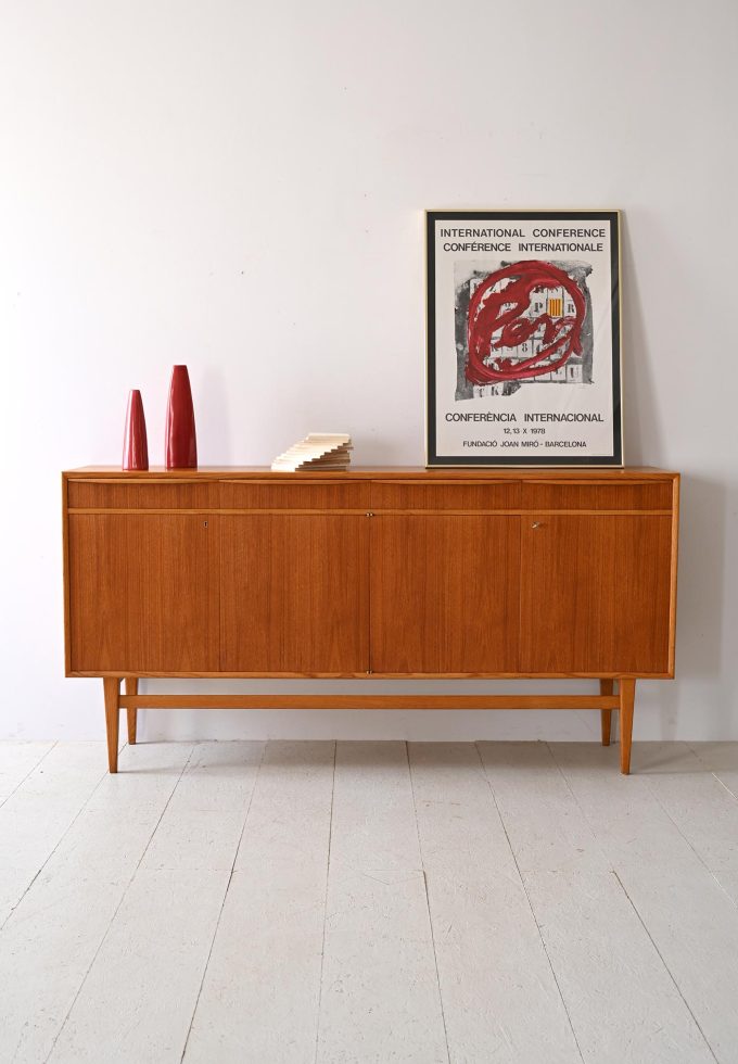 Sideboard scandinavo con cassetti-a