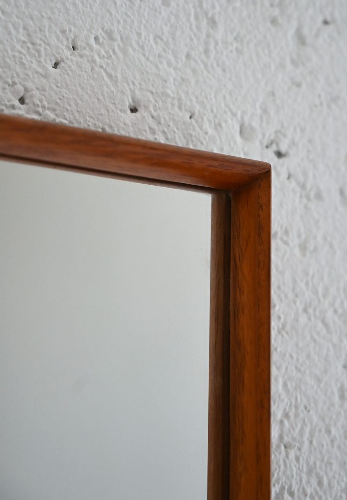 Specchio vintage con cornice in teak-b