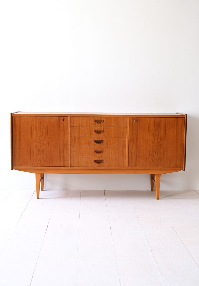 Sideboard anni '60 con cassetti centrali-a