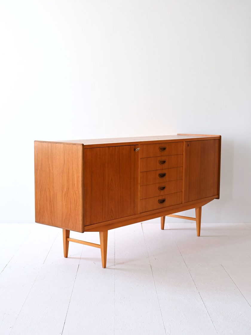 Sideboard anni '60 con cassetti centrali-d