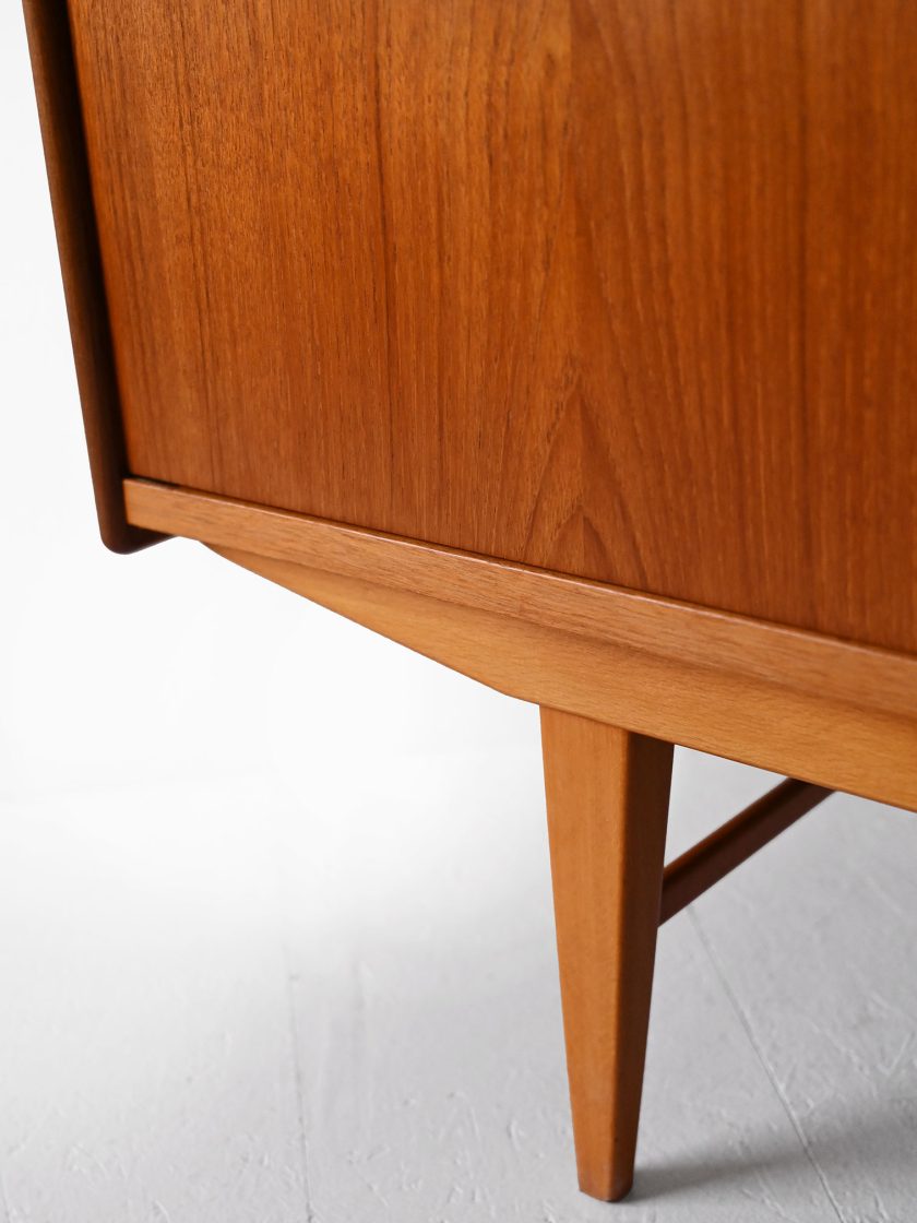 Sideboard anni '60 con cassetti centrali-h